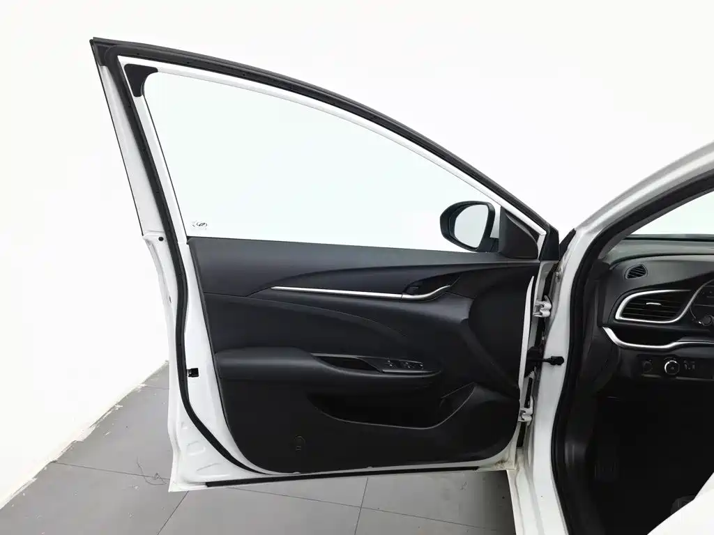 Buick Excelle — миниатюра 8