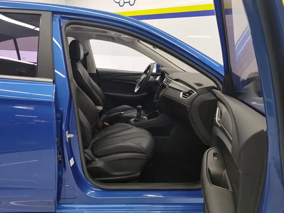 Roewe i5 — миниатюра 8
