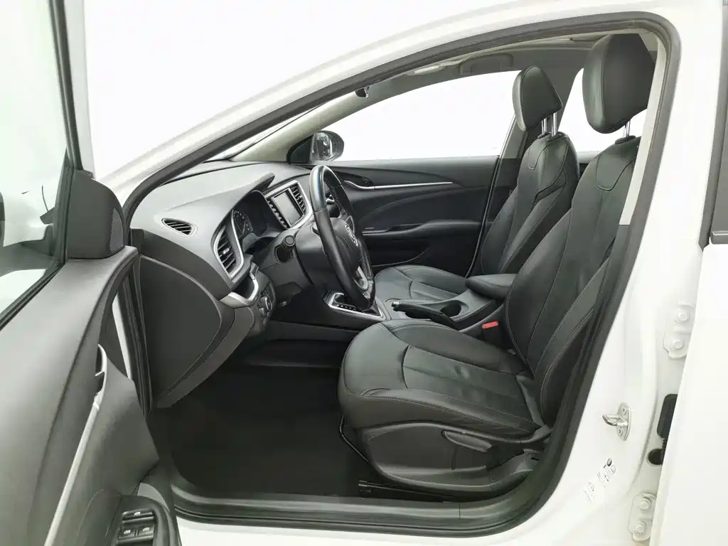 Buick Excelle — миниатюра 10