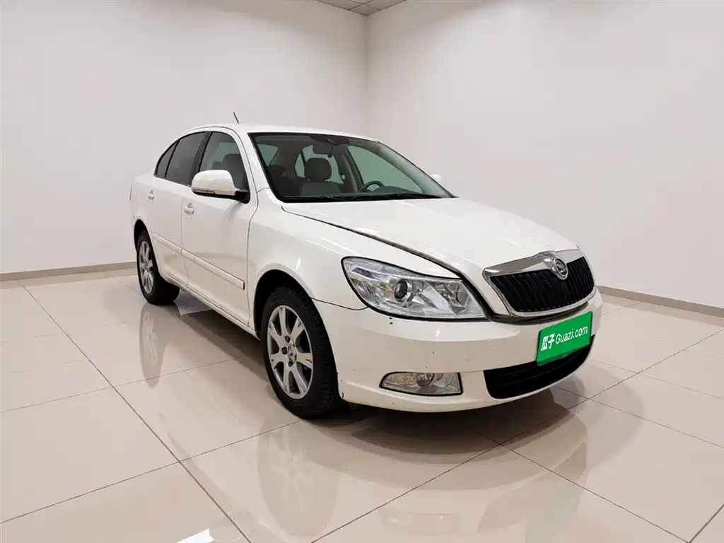 Skoda Octavia 2015 1.6L AT