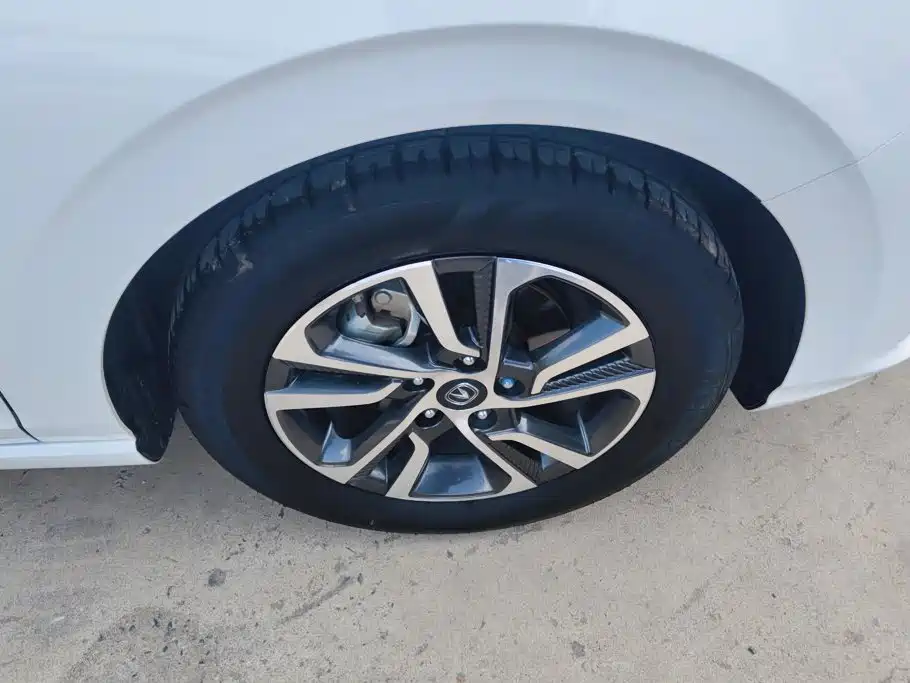 Changan Eado — миниатюра 6