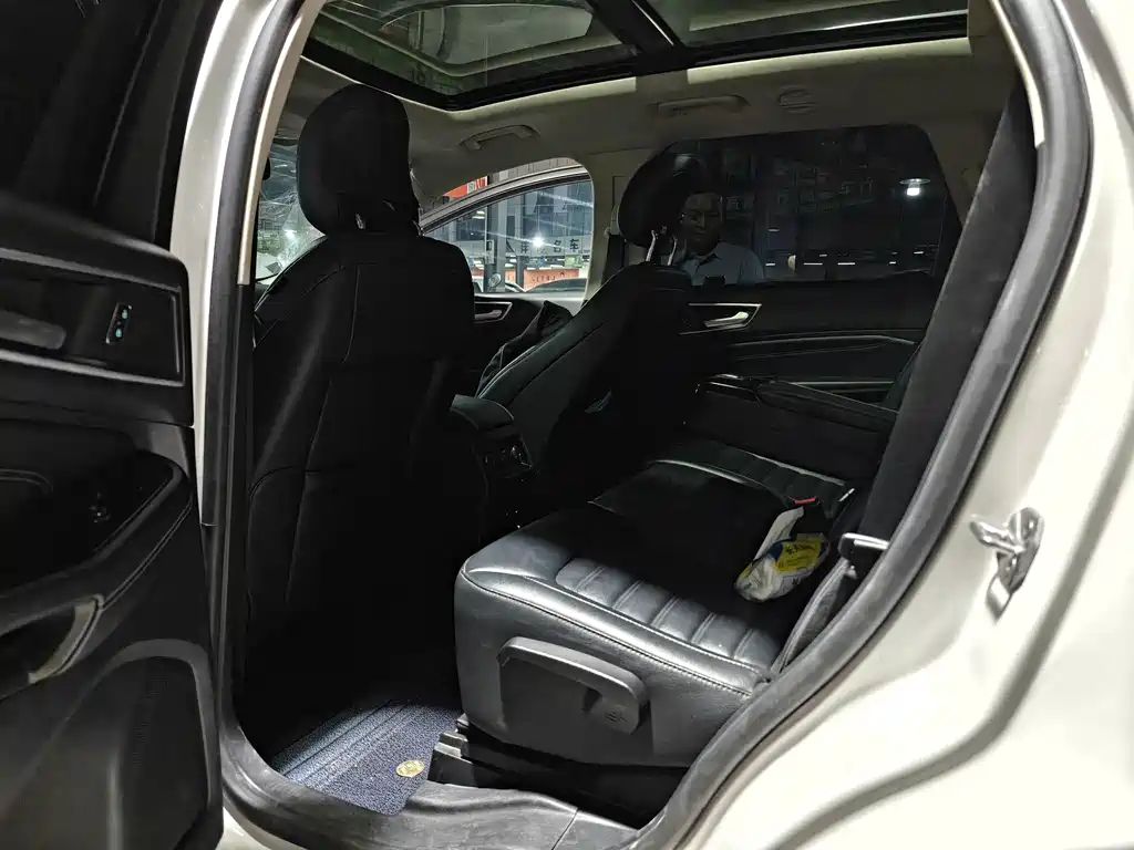 Ford Edge — миниатюра 4