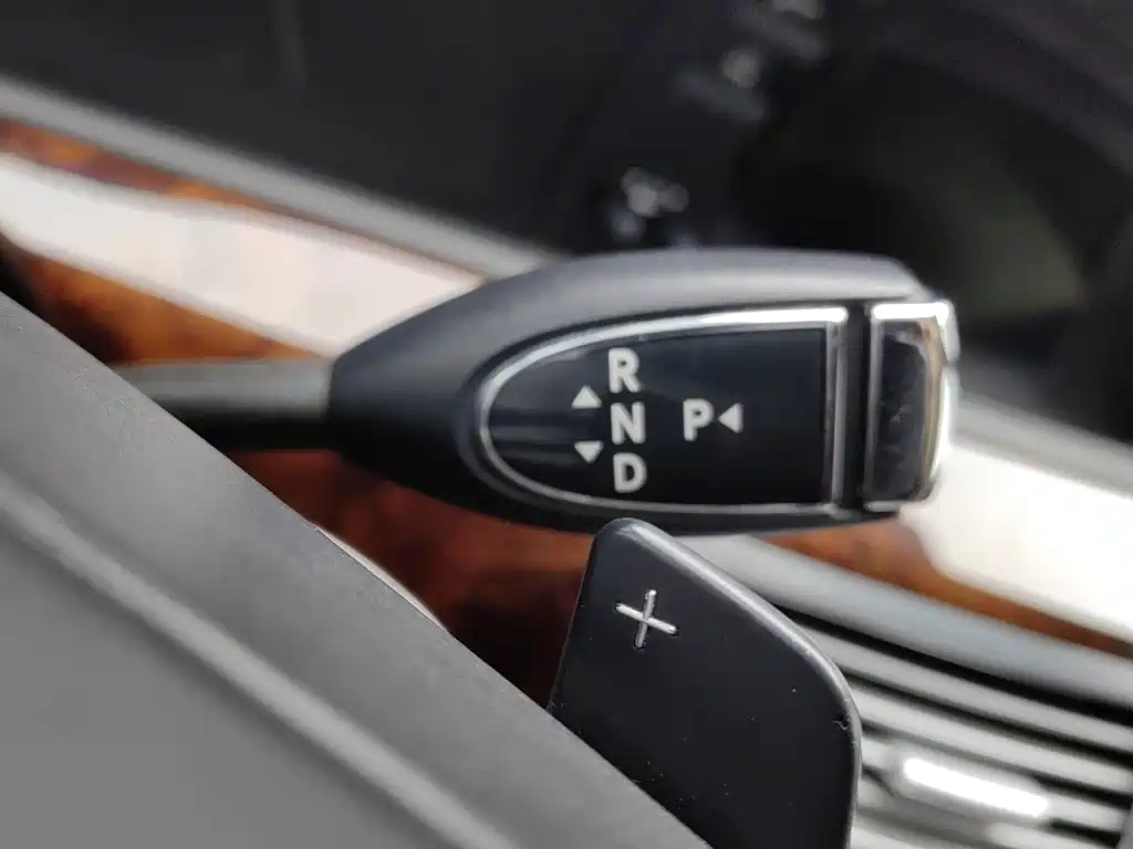 Mercedes-Benz S-Class — миниатюра 13
