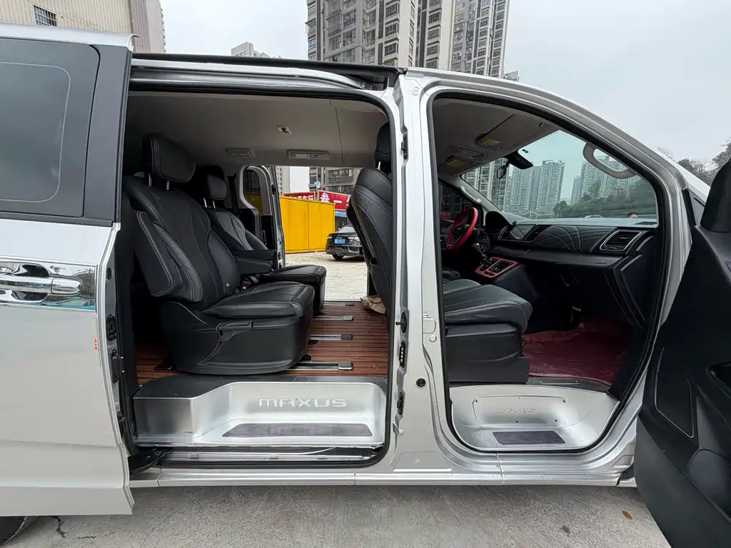 Maxus G10 2023 2.0T MT 7 мест