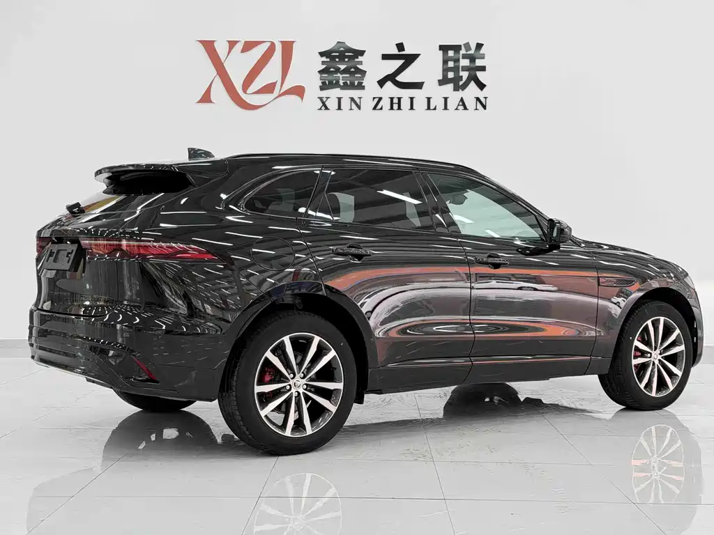 Jaguar F-Pace — фотографии объявления, Фото 9
