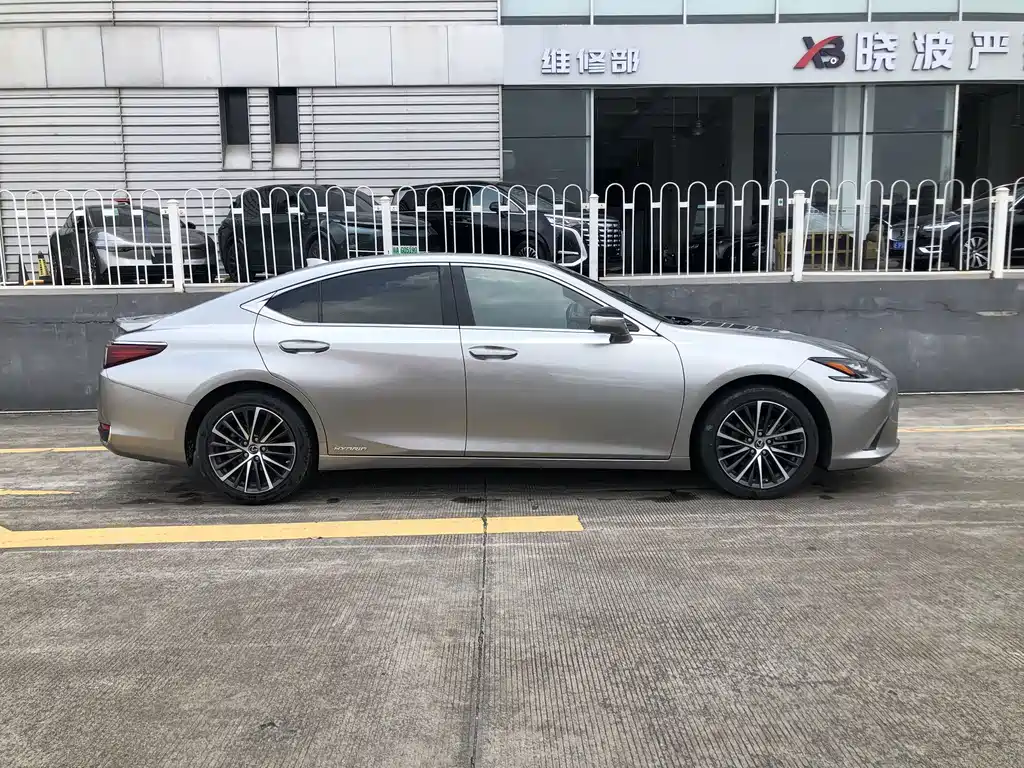 Lexus ES — миниатюра 5