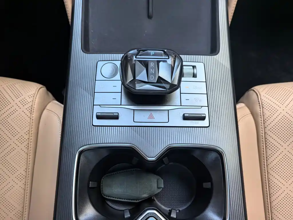 BYD L DM-i — миниатюра 15
