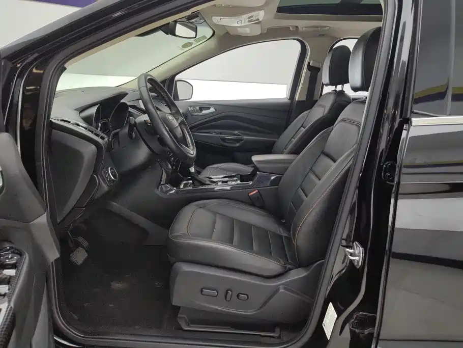 Ford Kuga — миниатюра 9