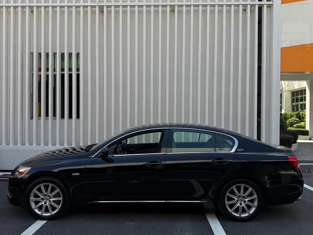 Lexus GS — миниатюра 15