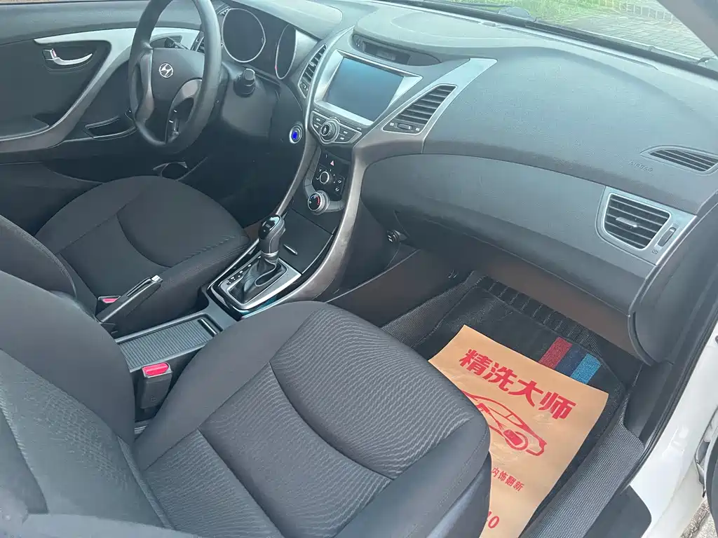 Hyundai Elantra Langdong — миниатюра 11