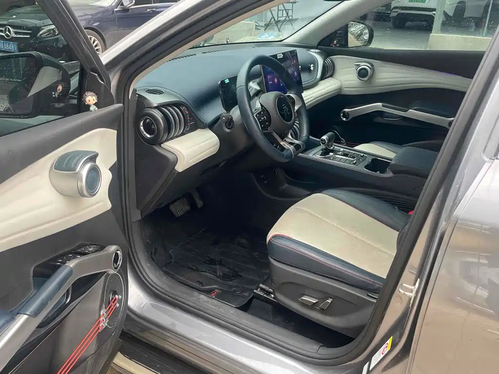 BYD Yuan Plus — миниатюра 4