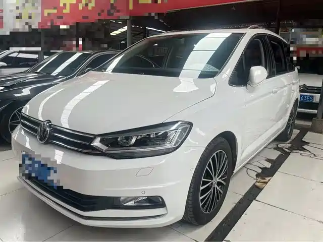 VOLKSWAGEN TOURAN 2019