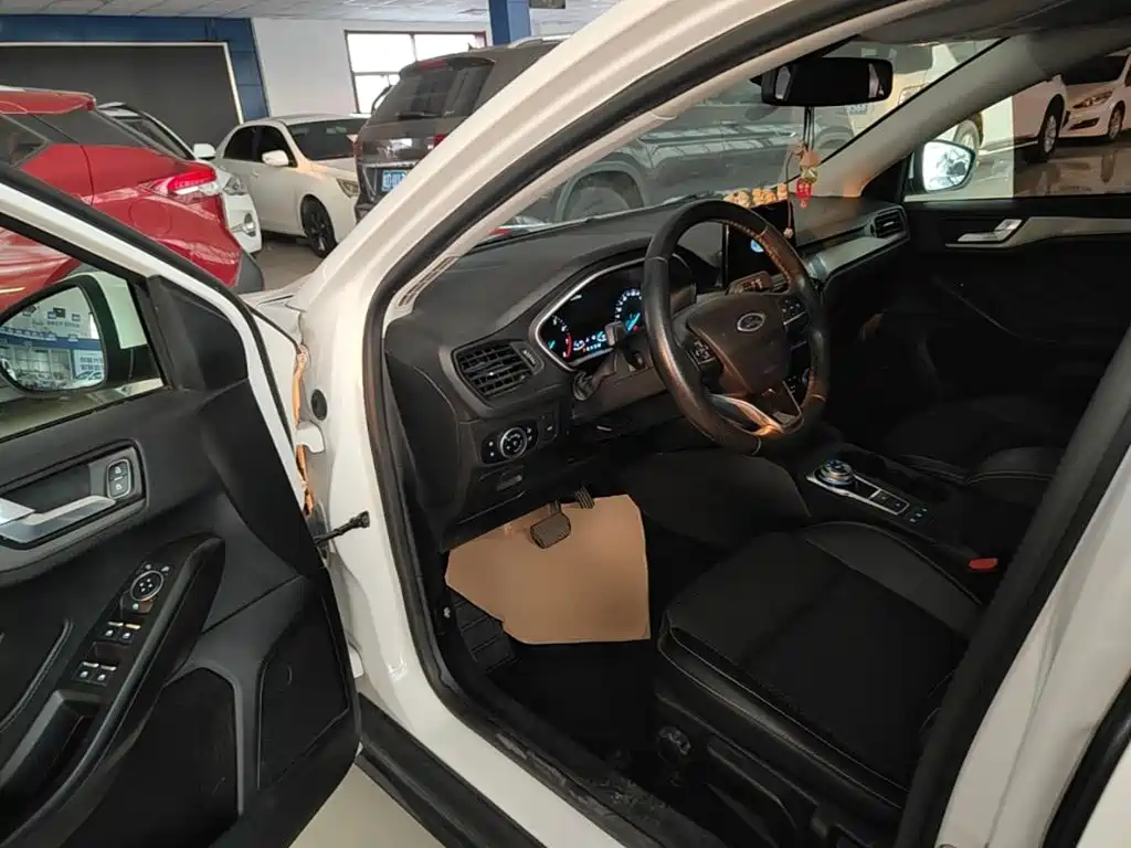 Ford Focus — миниатюра 12