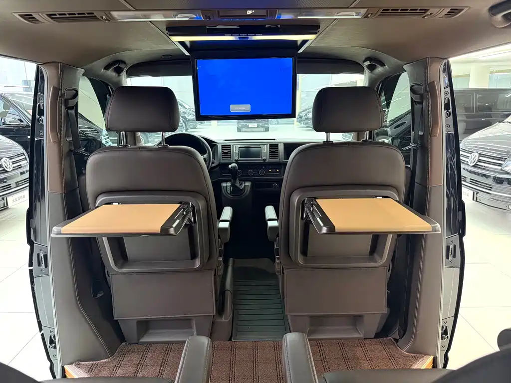 Volkswagen Caravelle — миниатюра 15