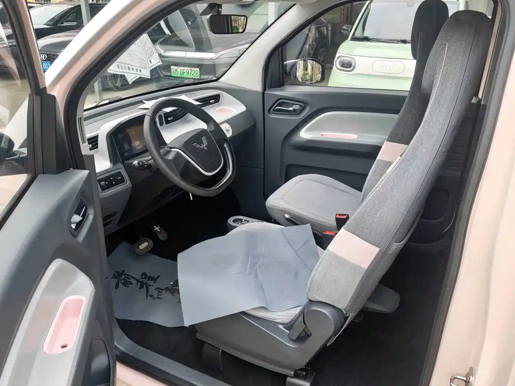 Wuling MINIEV — миниатюра 8