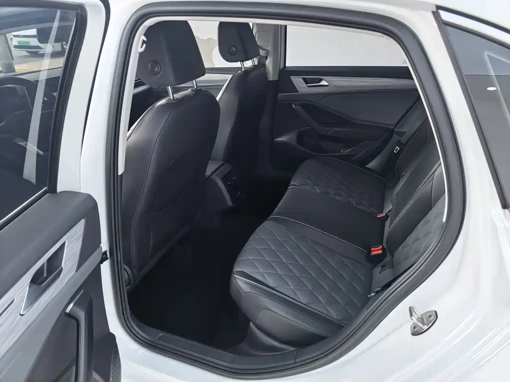 Volkswagen Sagitar — миниатюра 8