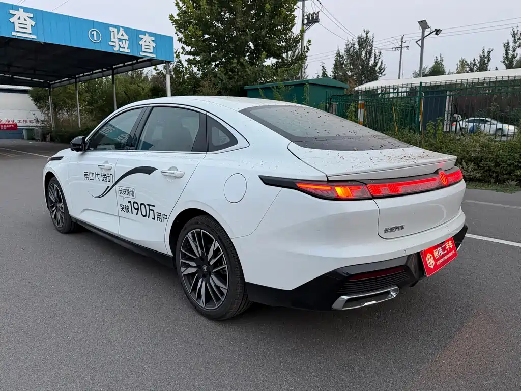 Changan Eado — миниатюра 6