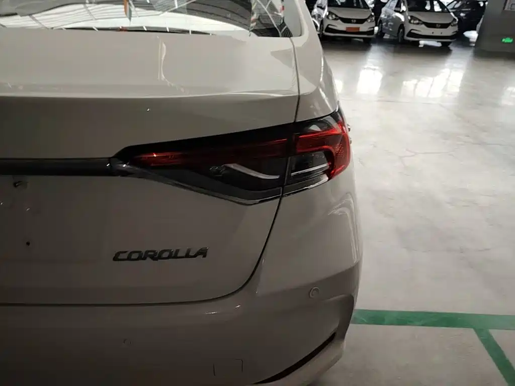 Toyota Corolla — миниатюра 8