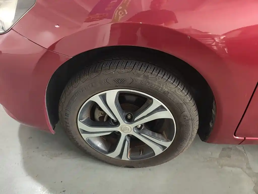Nissan Tiida — миниатюра 23
