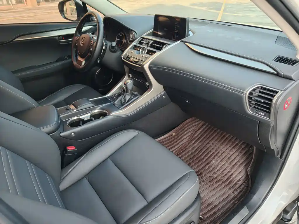 Lexus NX — миниатюра 7