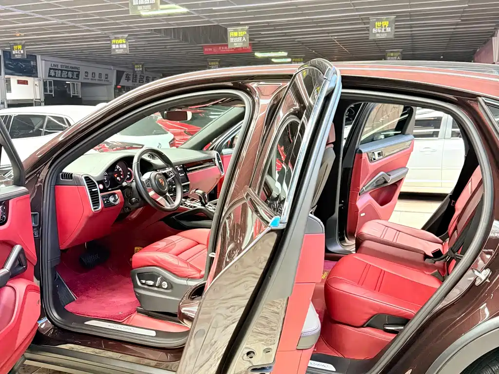 Porsche Cayenne — миниатюра 18