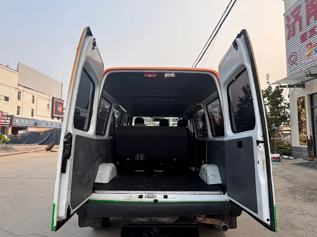 JMC Tesla — миниатюра 8