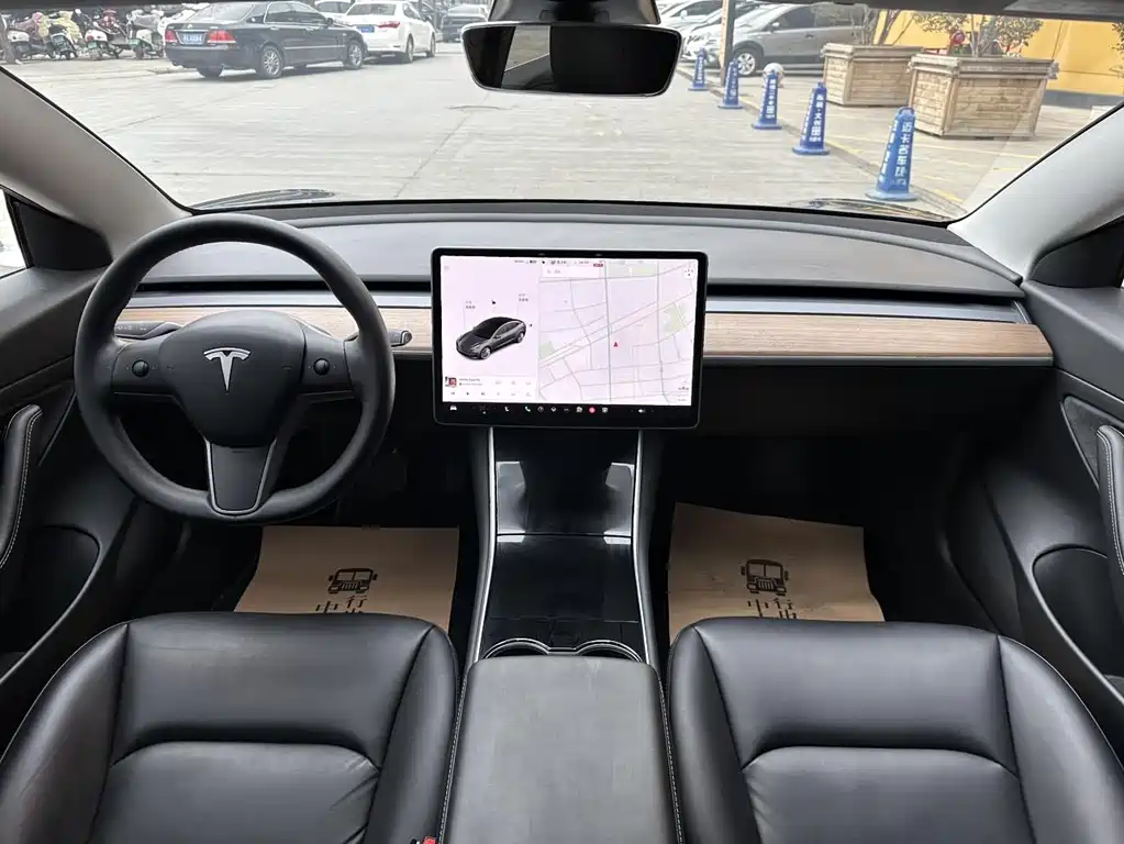 Tesla Model 3 — миниатюра 13