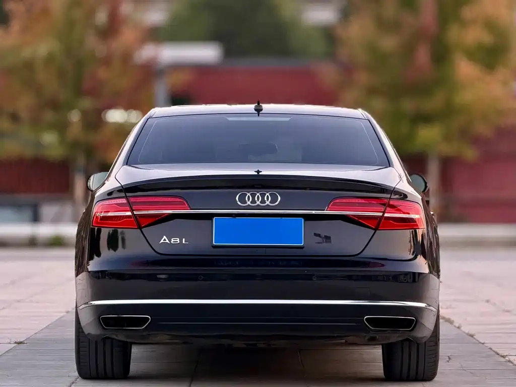Audi A8 — миниатюра 5