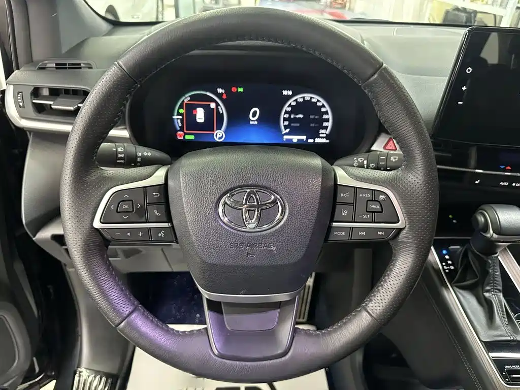 Toyota Granvia — миниатюра 10