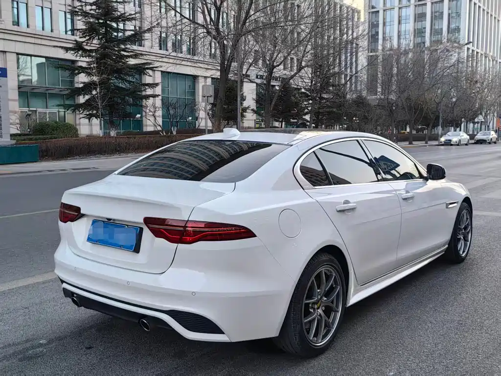 Jaguar XEL 2021 2.0T 250PS R-DYNAMIC SE Sport