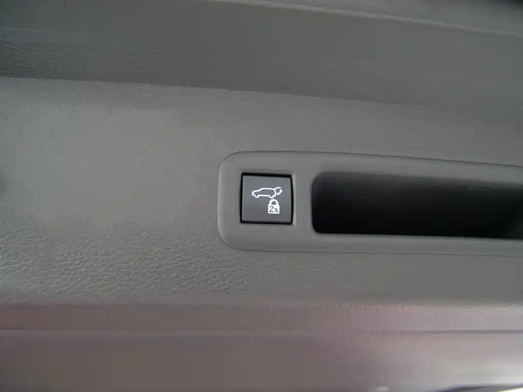 Toyota Sienna — миниатюра 8