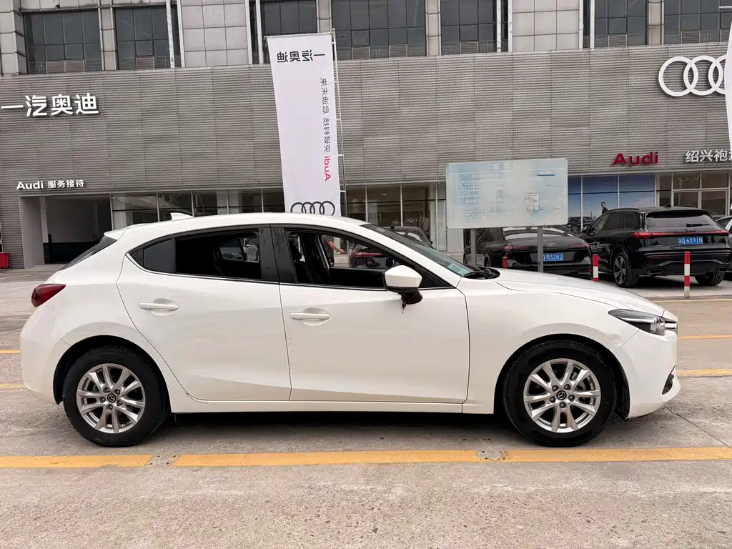Mazda 3 Axela — миниатюра 4
