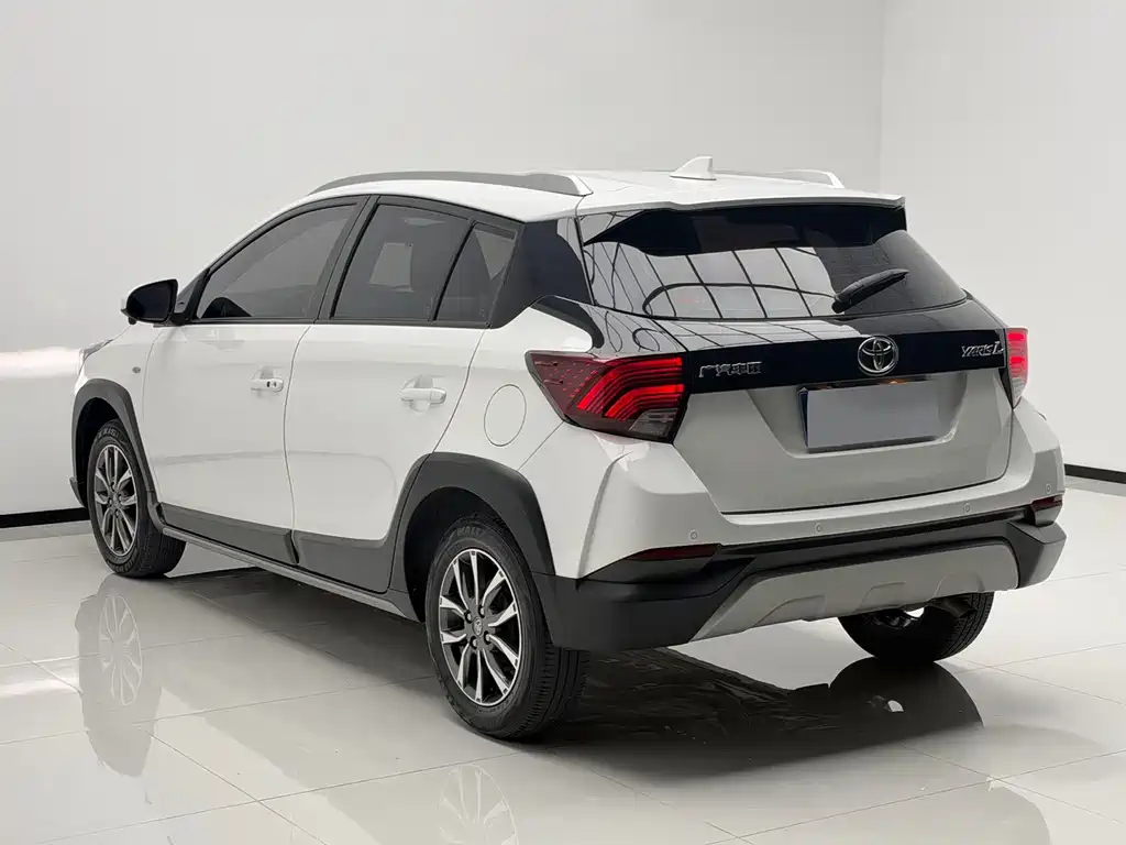 Toyota Yaris L — миниатюра 4