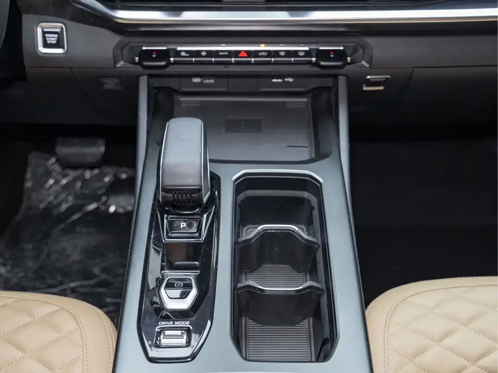 Geely Haoyue L — миниатюра 20