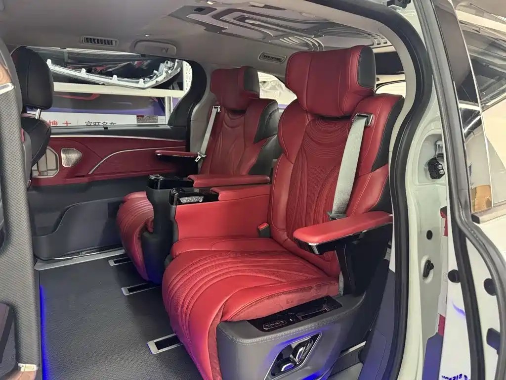 Toyota Sienna — миниатюра 19