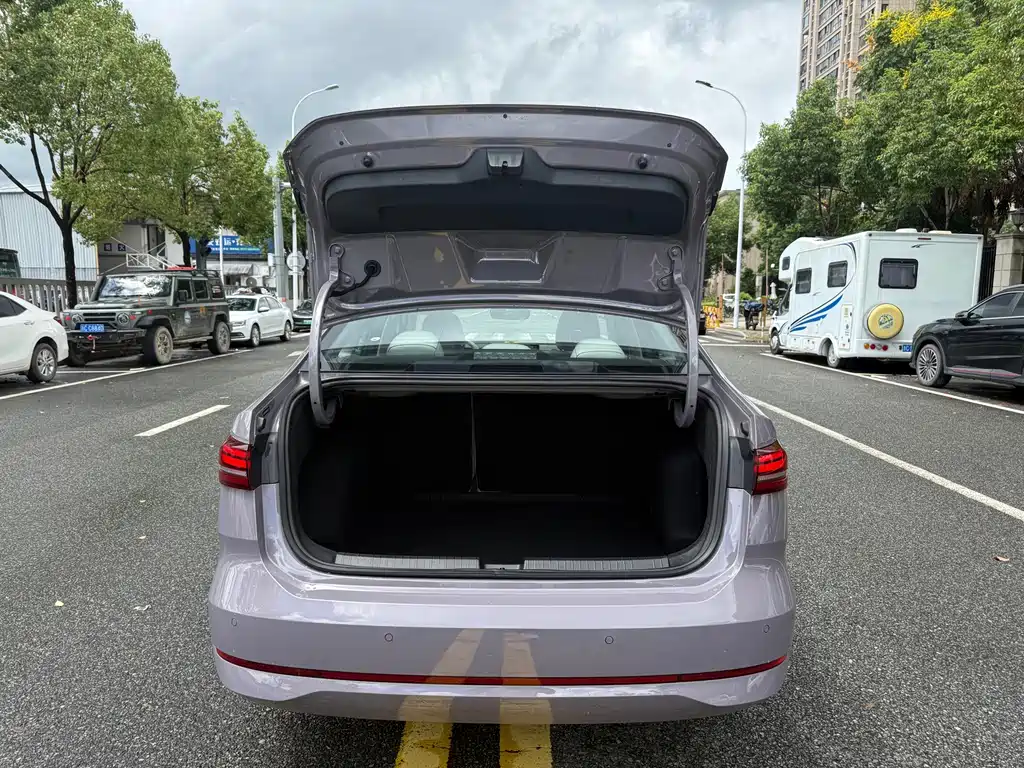 Volkswagen Lavida — миниатюра 12