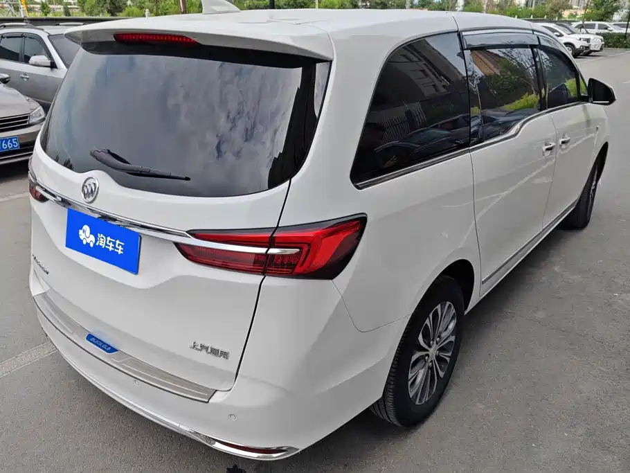 Buick GL8 — миниатюра 3