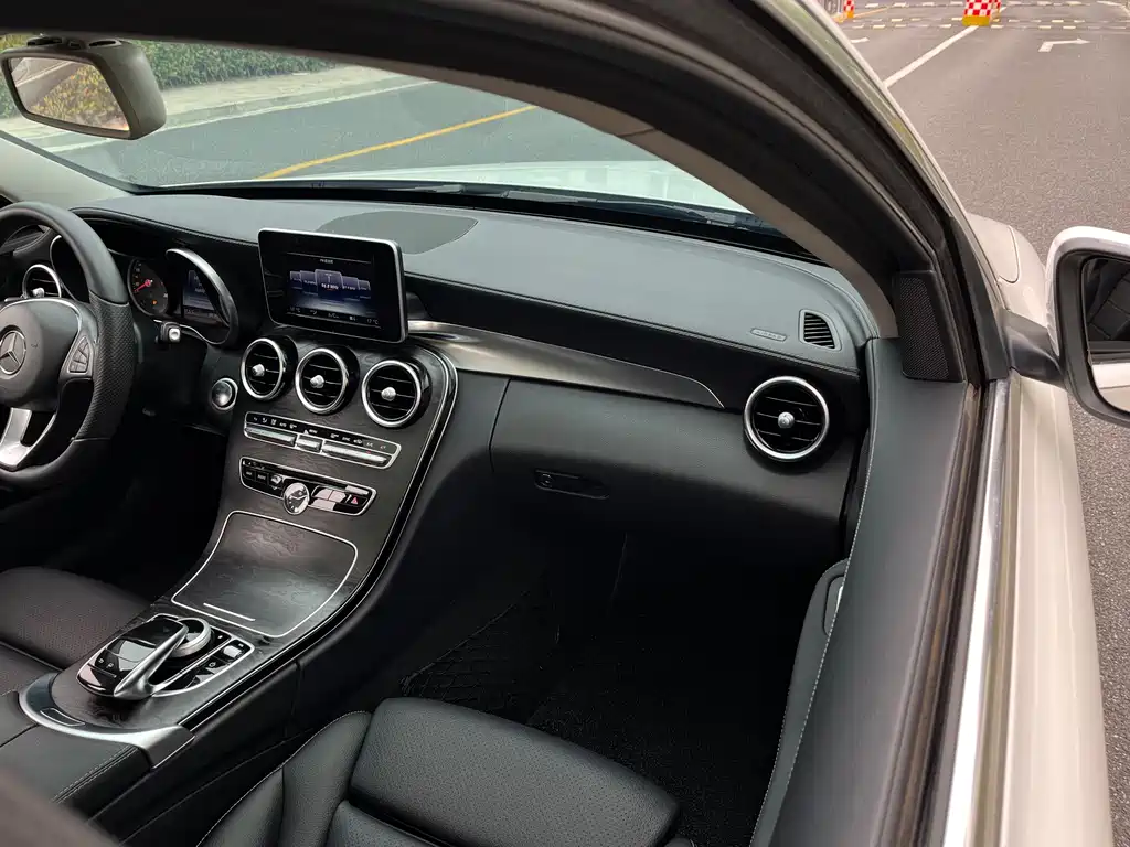 Mercedes-Benz C-Class — миниатюра 18