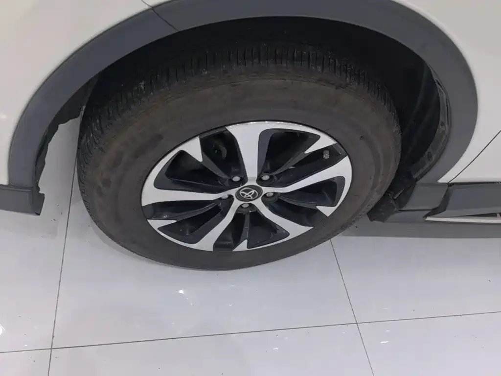 Toyota RAV4 — миниатюра 23