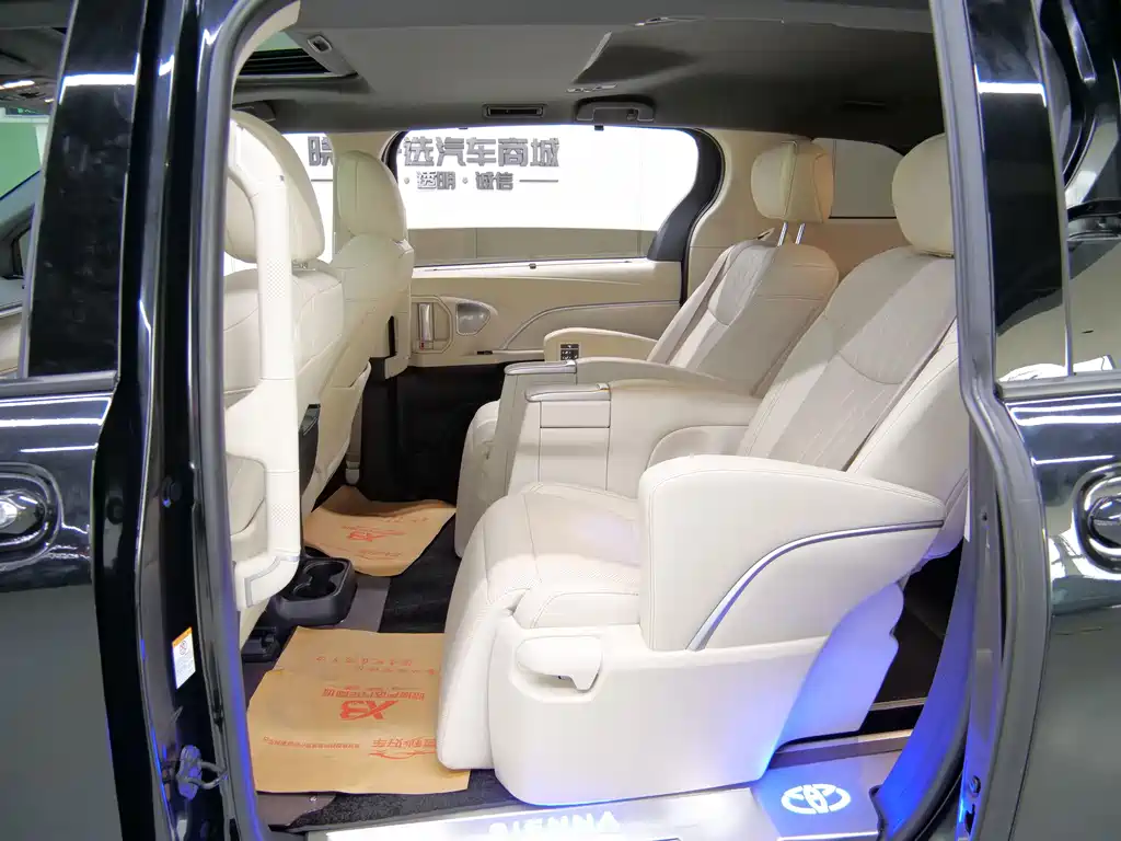 Toyota Sienna — миниатюра 7