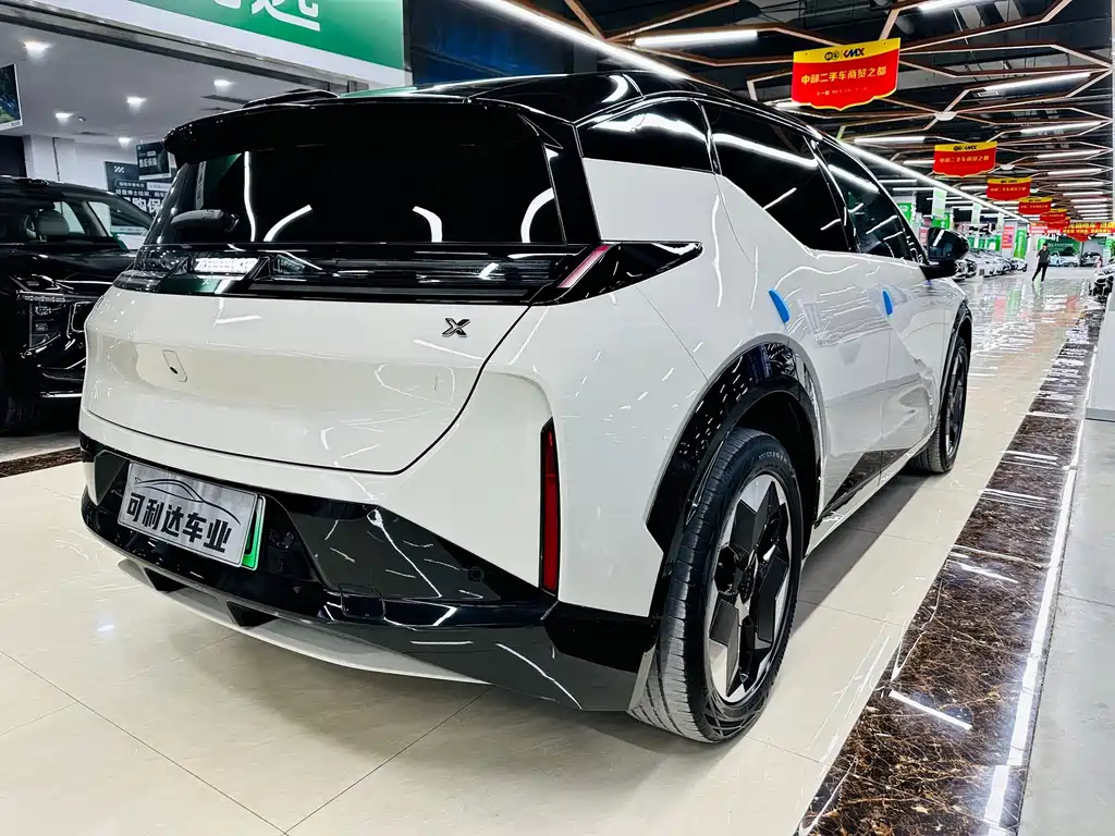 Zeekr X — миниатюра 6