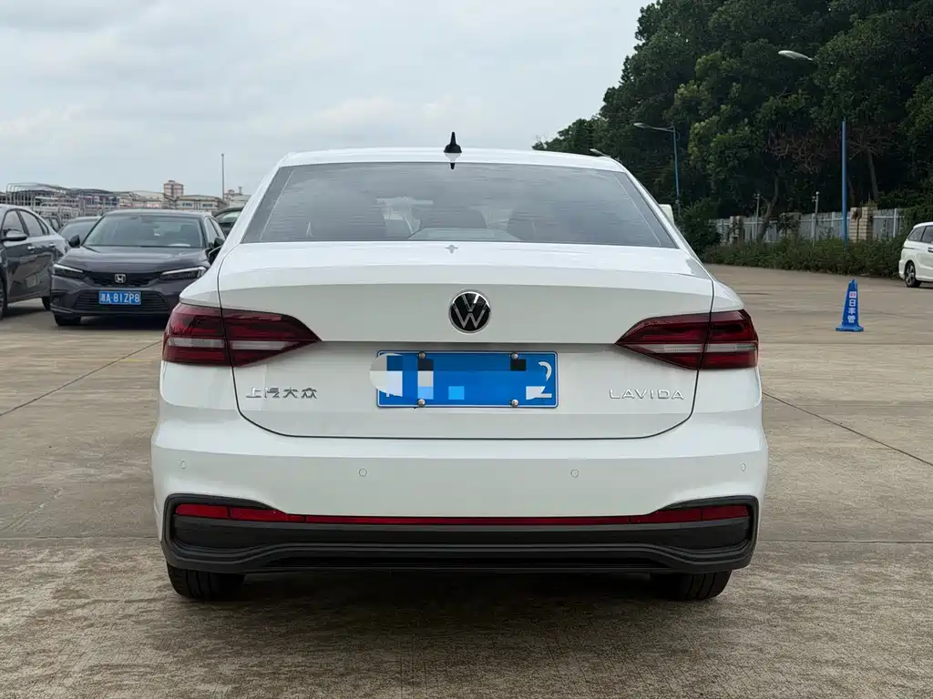 Volkswagen Lavida — миниатюра 8