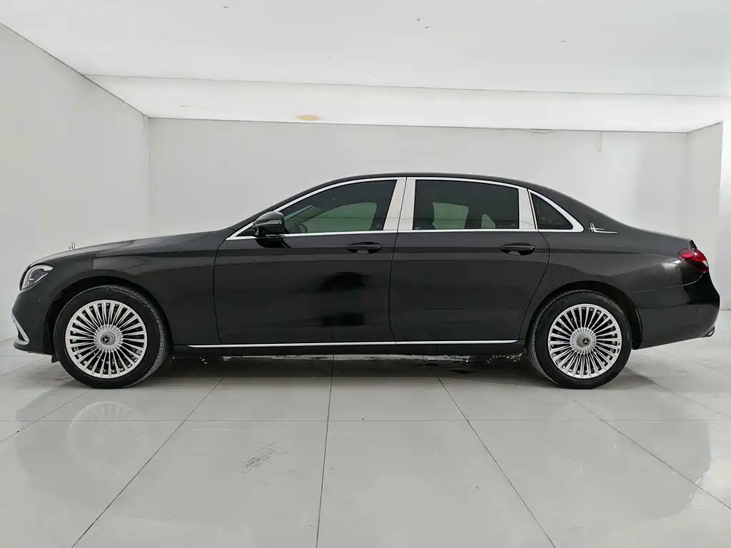 Mercedes-Benz E-Class — миниатюра 7