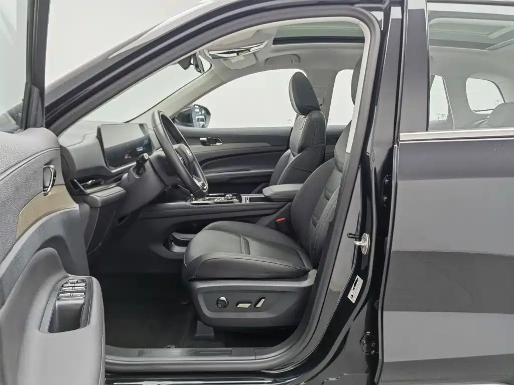 Ford Equator Sport — миниатюра 10