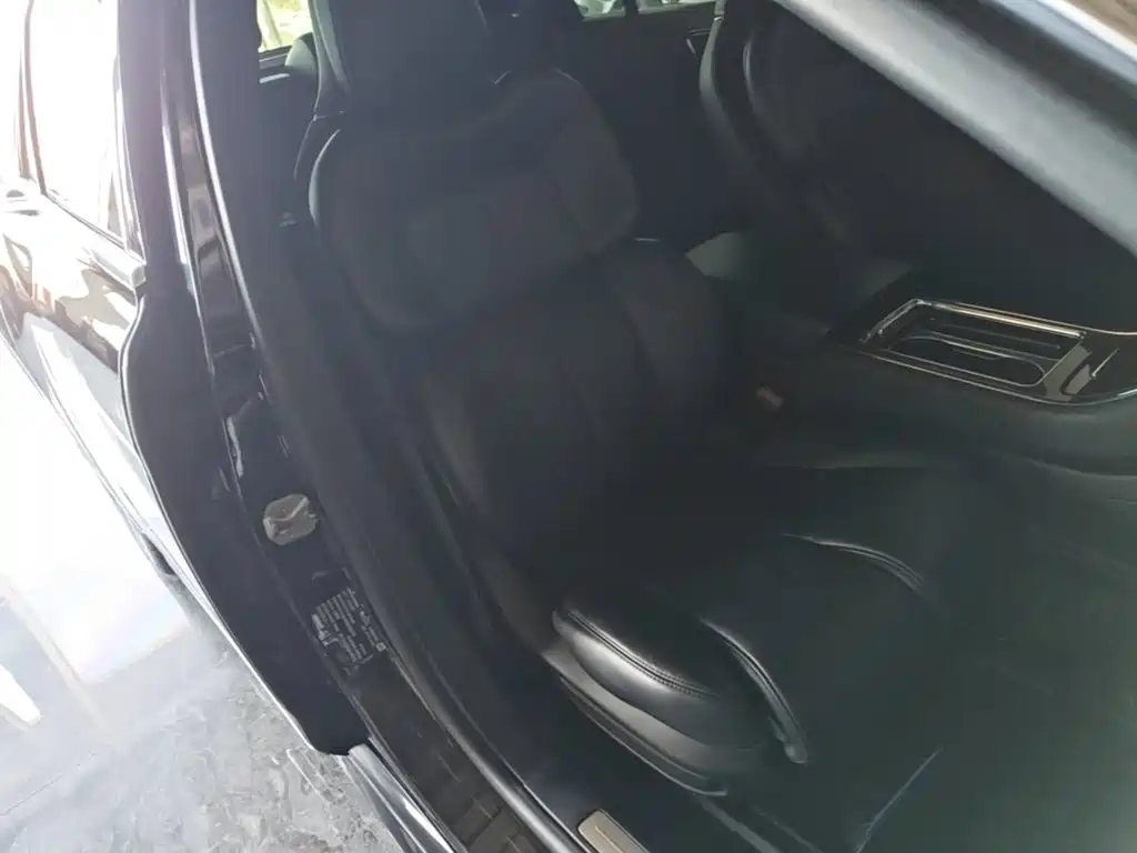Lincoln Continental — миниатюра 25