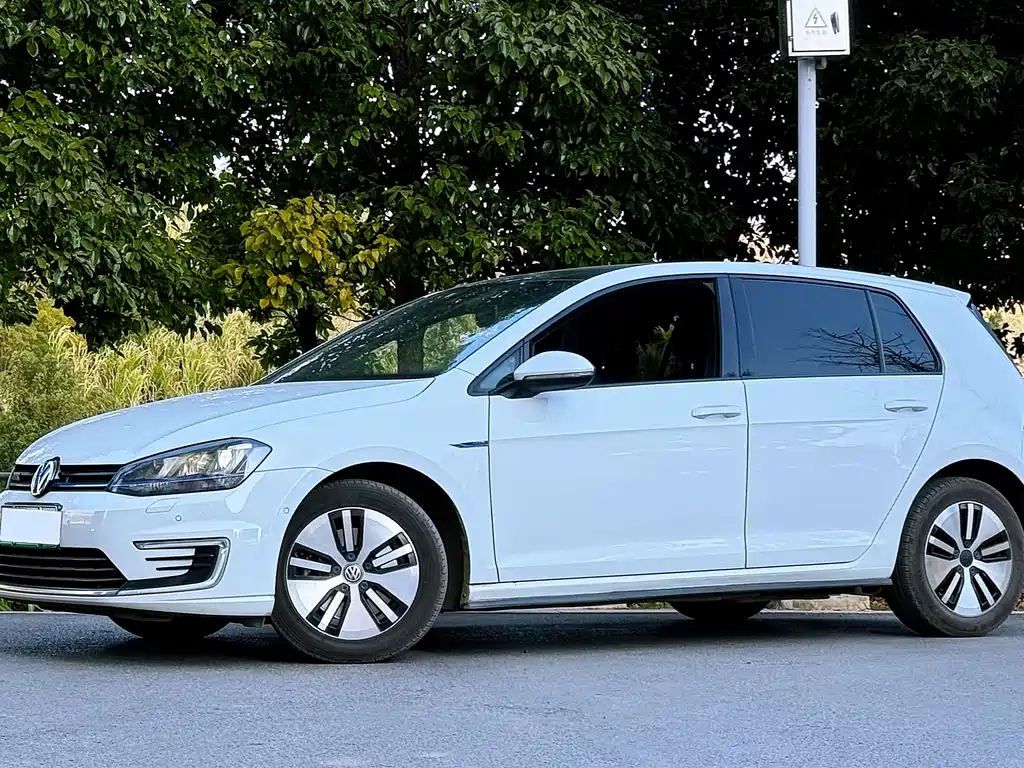 VOLKSWAGEN GOLF NEW ENERGY