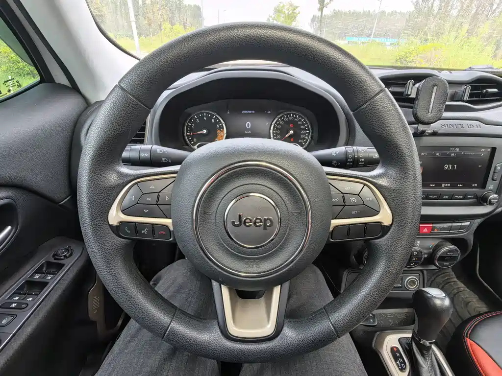 Jeep Renegade — миниатюра 7
