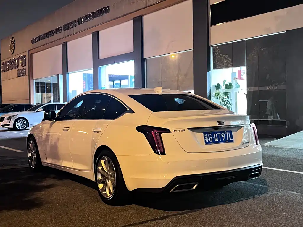 Cadillac CT5 — миниатюра 4