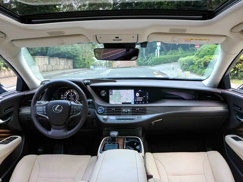 Lexus LS 2018 500h V