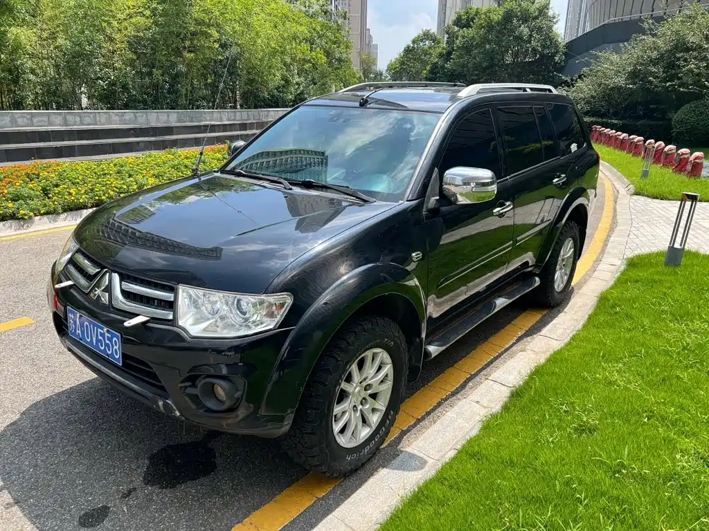 Mitsubishi Pajero Sport